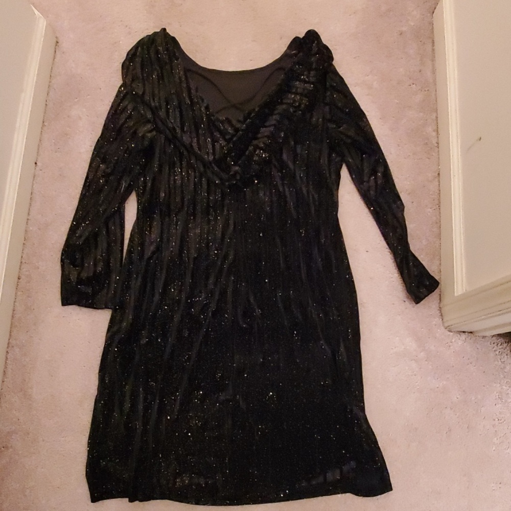 Dress - Picture 2 of 4